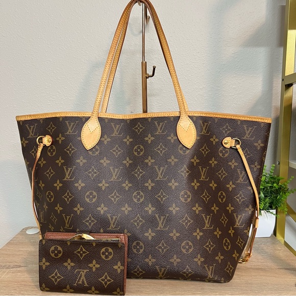 Authentic Louis Vuitton Monogram Neverfull MM bag❤️ - Picture 1 of 16